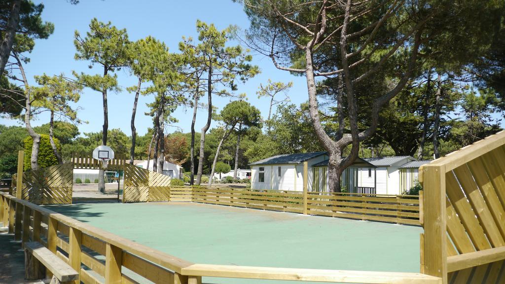 Camping Le Suroit 勒布瓦普拉热雷 外观 照片