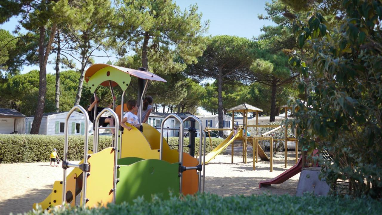 Camping Le Suroit 勒布瓦普拉热雷 外观 照片