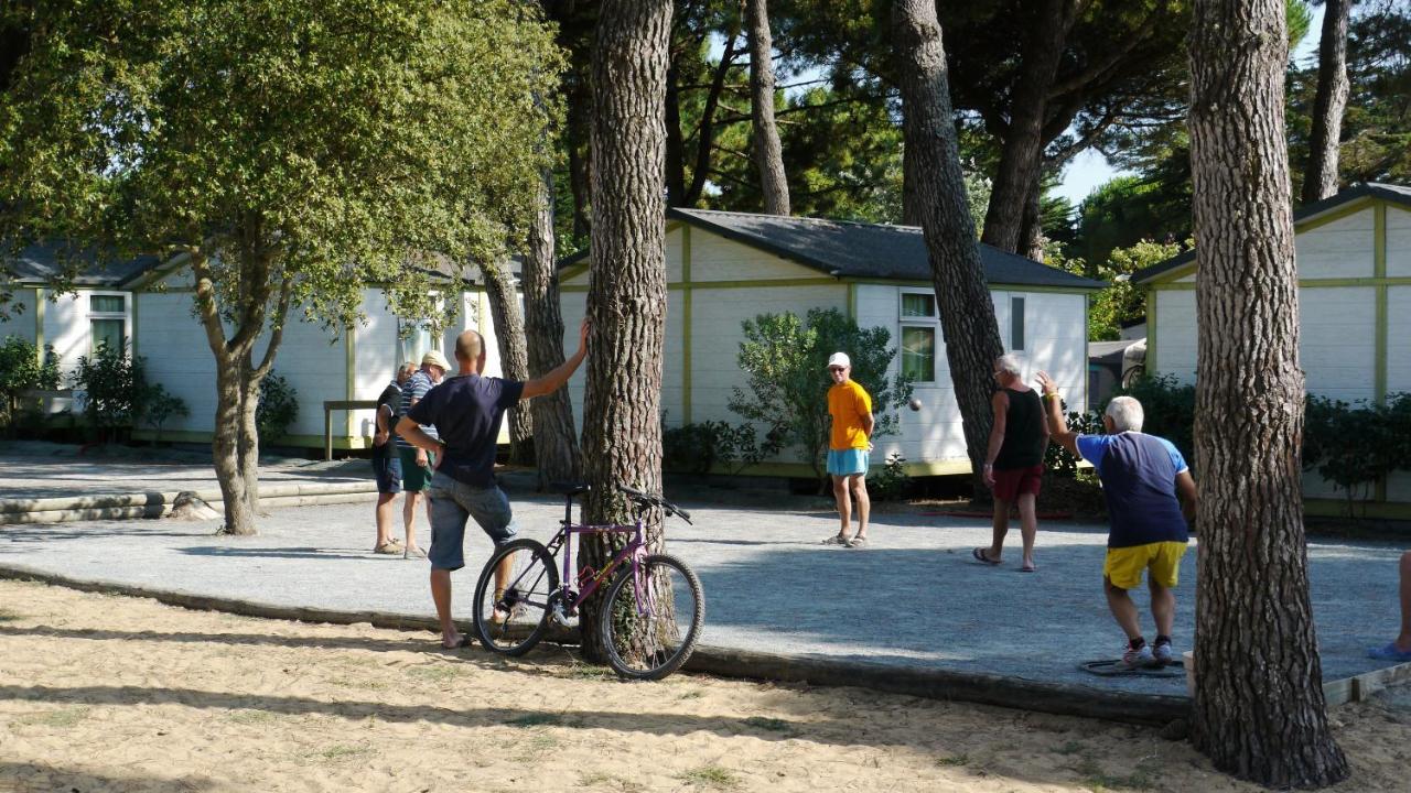 Camping Le Suroit 勒布瓦普拉热雷 外观 照片